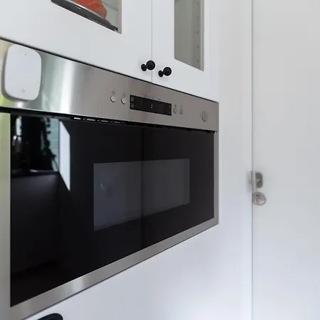 Апартаменты Chic Loft With Garden, Sleeps 4 Порту