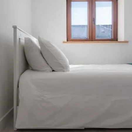 Chic Loft With Garden, Sleeps 4